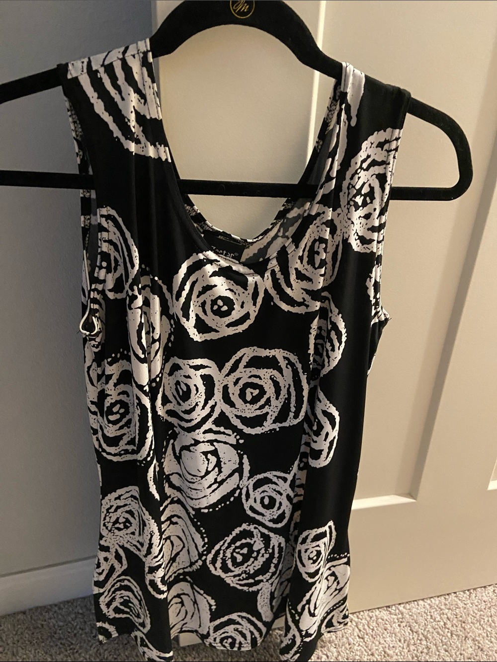 Black & White Floral Print Sleeveless Top